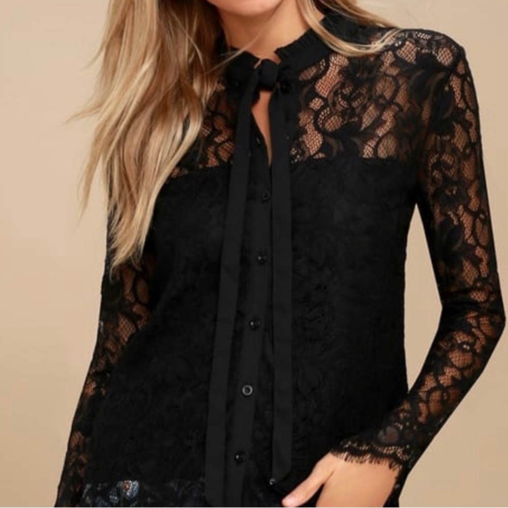 🩷🩵Lulus Black Lace Top